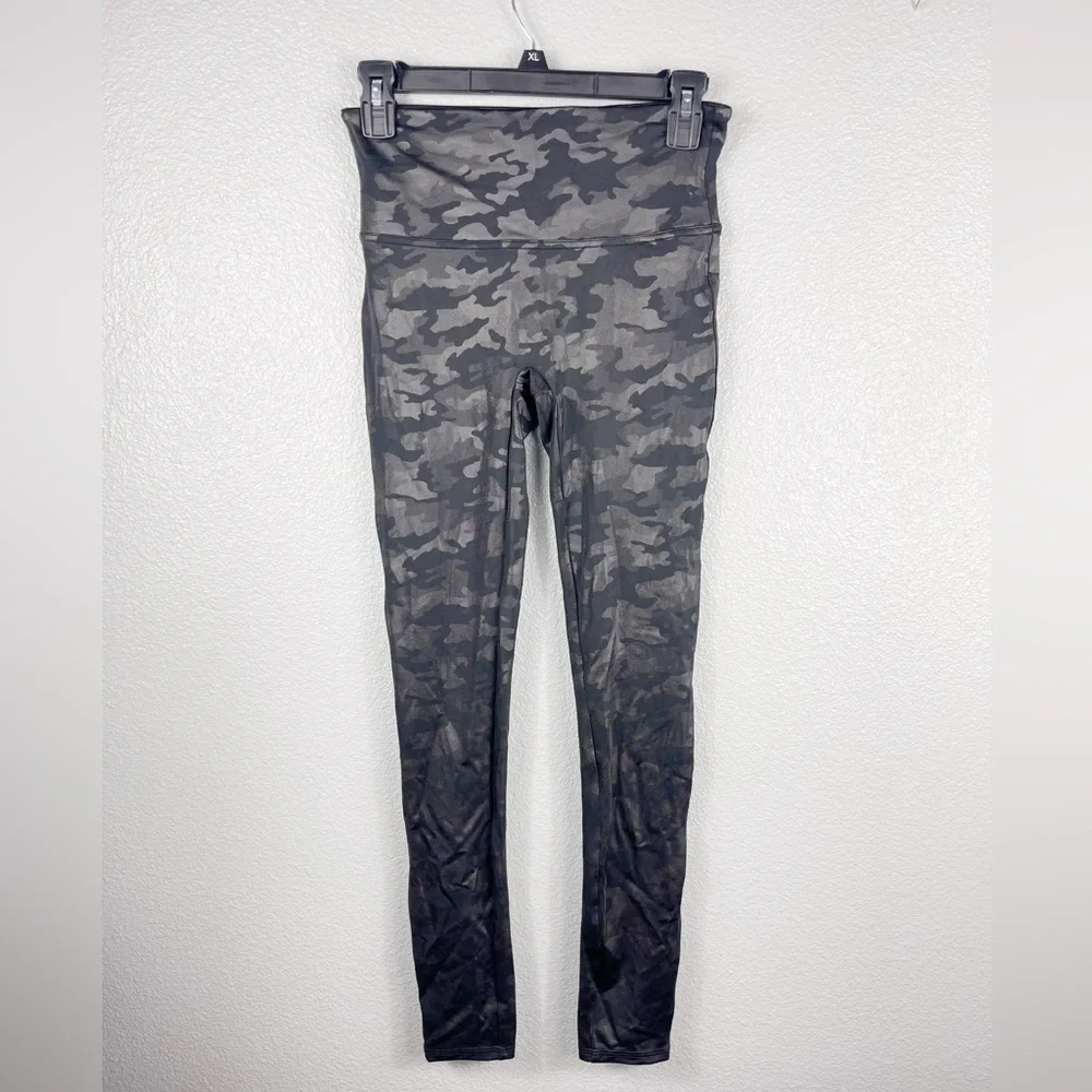 Spanx Faux Leather Camo-Print High Waisted Black Metallic Leggings Womens M - Picture 2 of 8